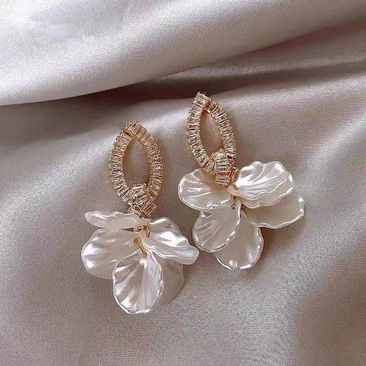 ELEGANT EARRINGS