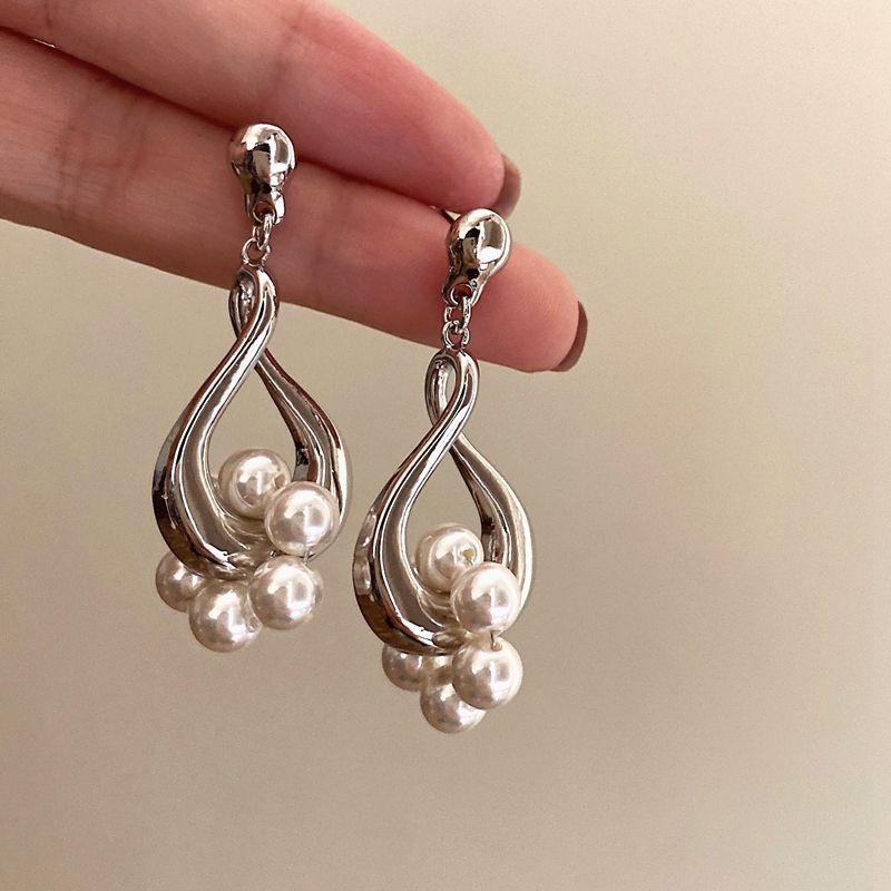 PEARL BOQUETTE EARRINGS