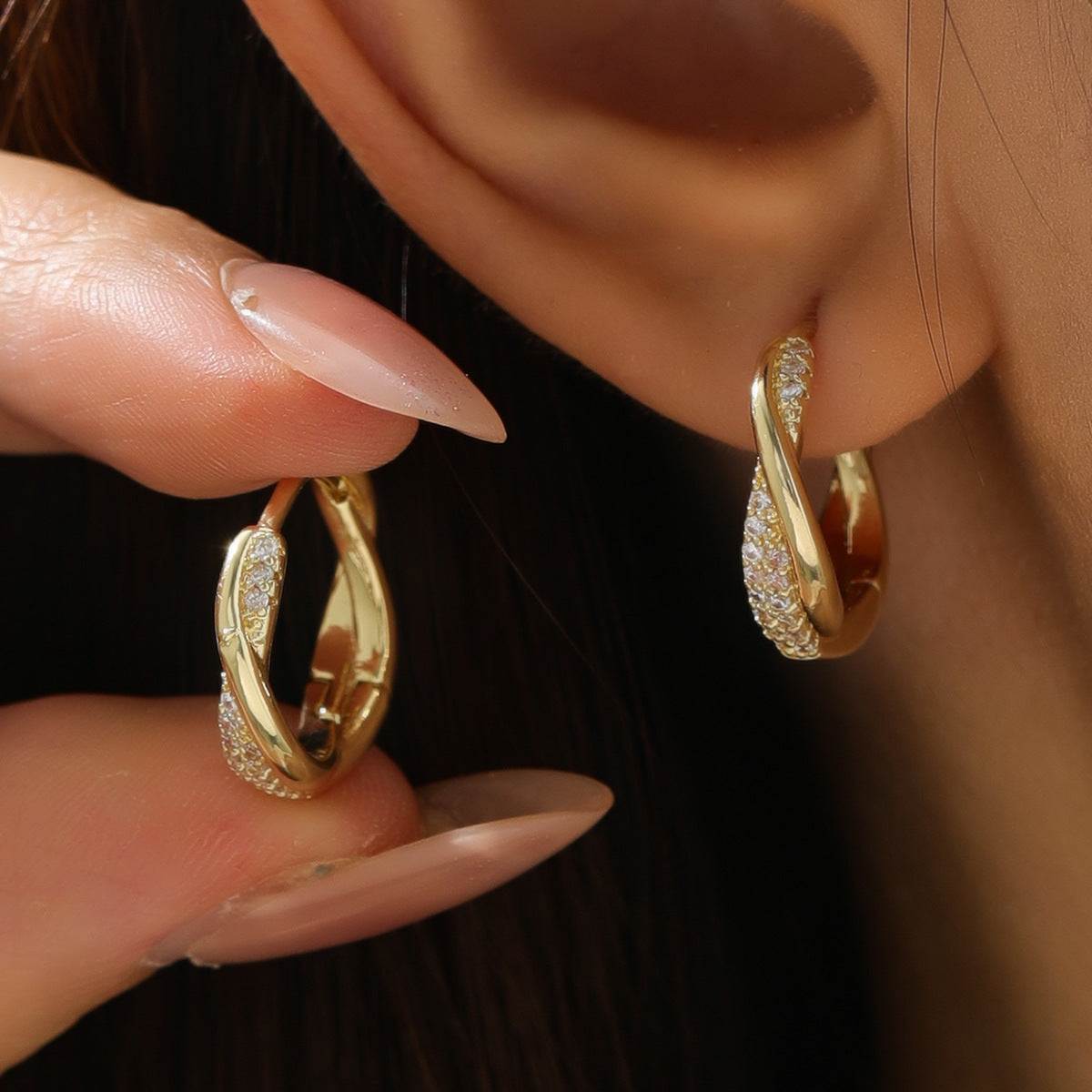 ELEGANT CLASSY EARRINGS